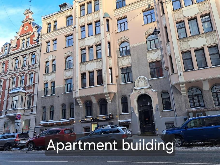 Golden Palms Apartment In The City Centre Riga Exterior photo