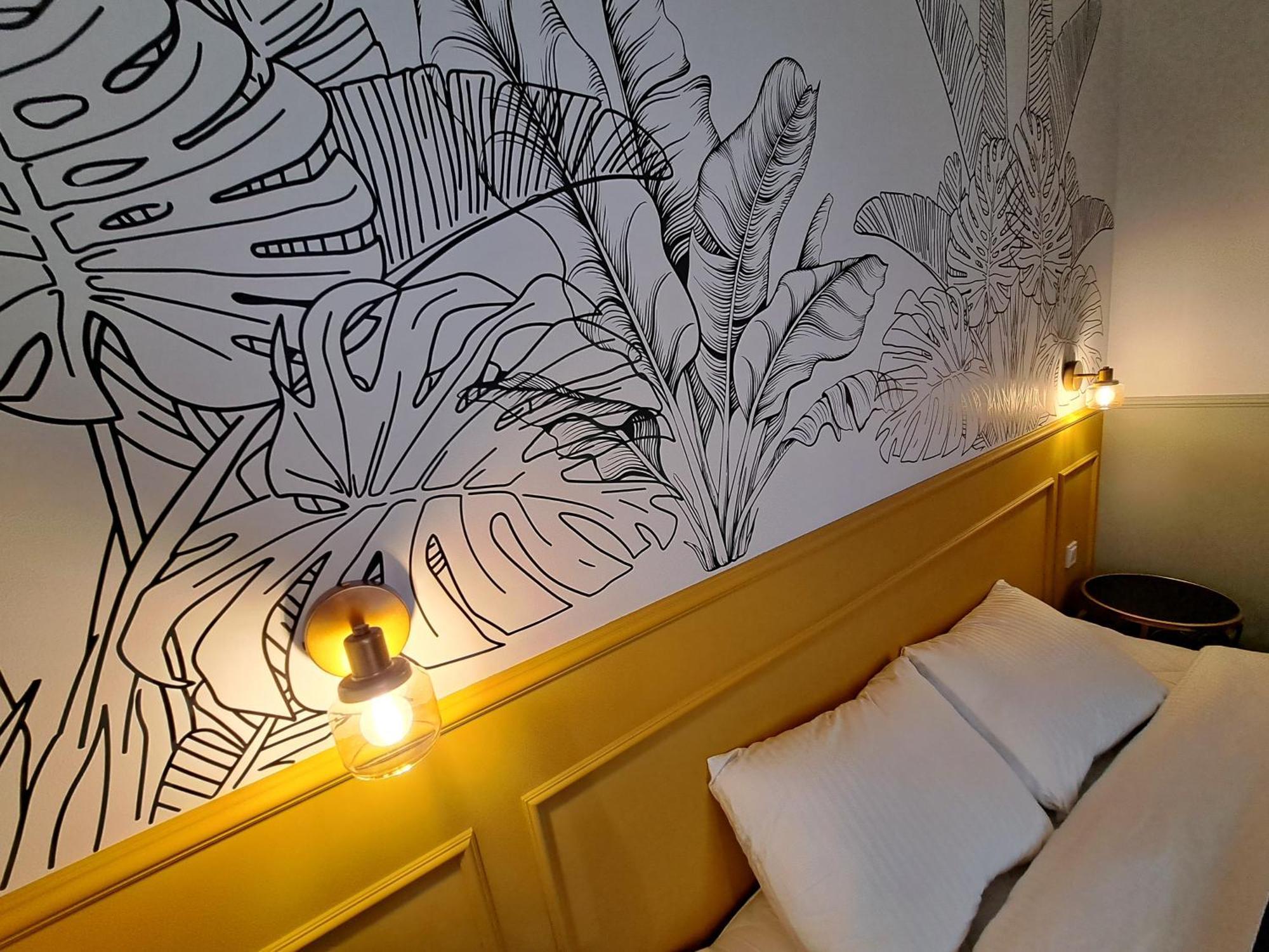 Golden Palms Apartment In The City Centre Riga Exterior photo